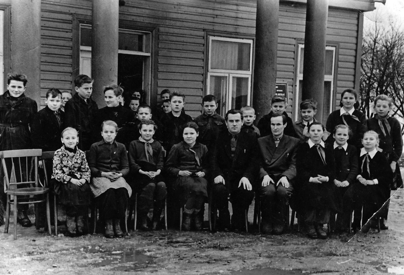 Zauniškių septynmetė mokykla. Sudegė 1958 gruodžio 8 d.